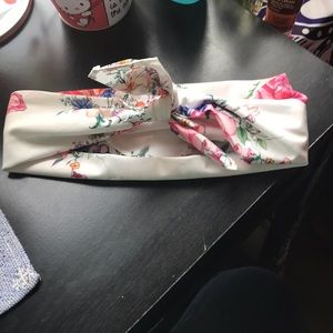 Very cute head band or scarf